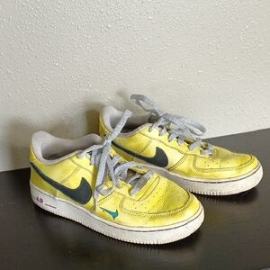Nike Air Air Force 1 Yellow and Black Sneakers